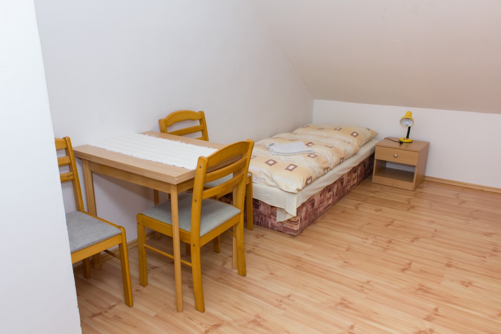 Ubytovanie v súkromí - Gelnica - Podkrovná izba - accommodation